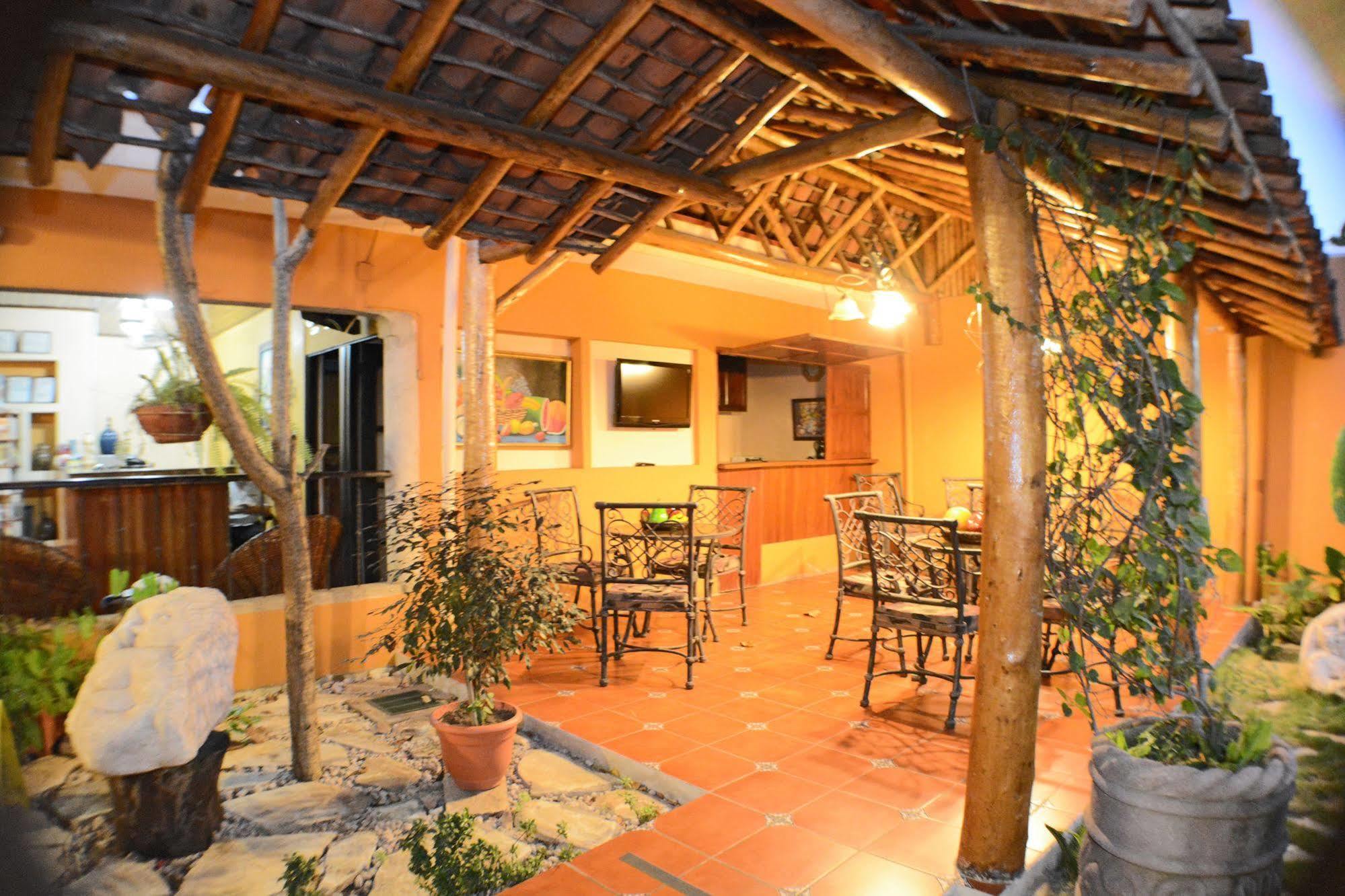 Hotel Colonnade Nicaragua Managua Buitenkant foto